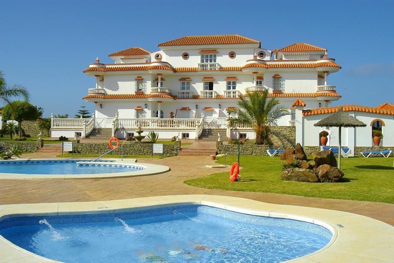Hotel Diufain Conil De La Frontera Luaran gambar