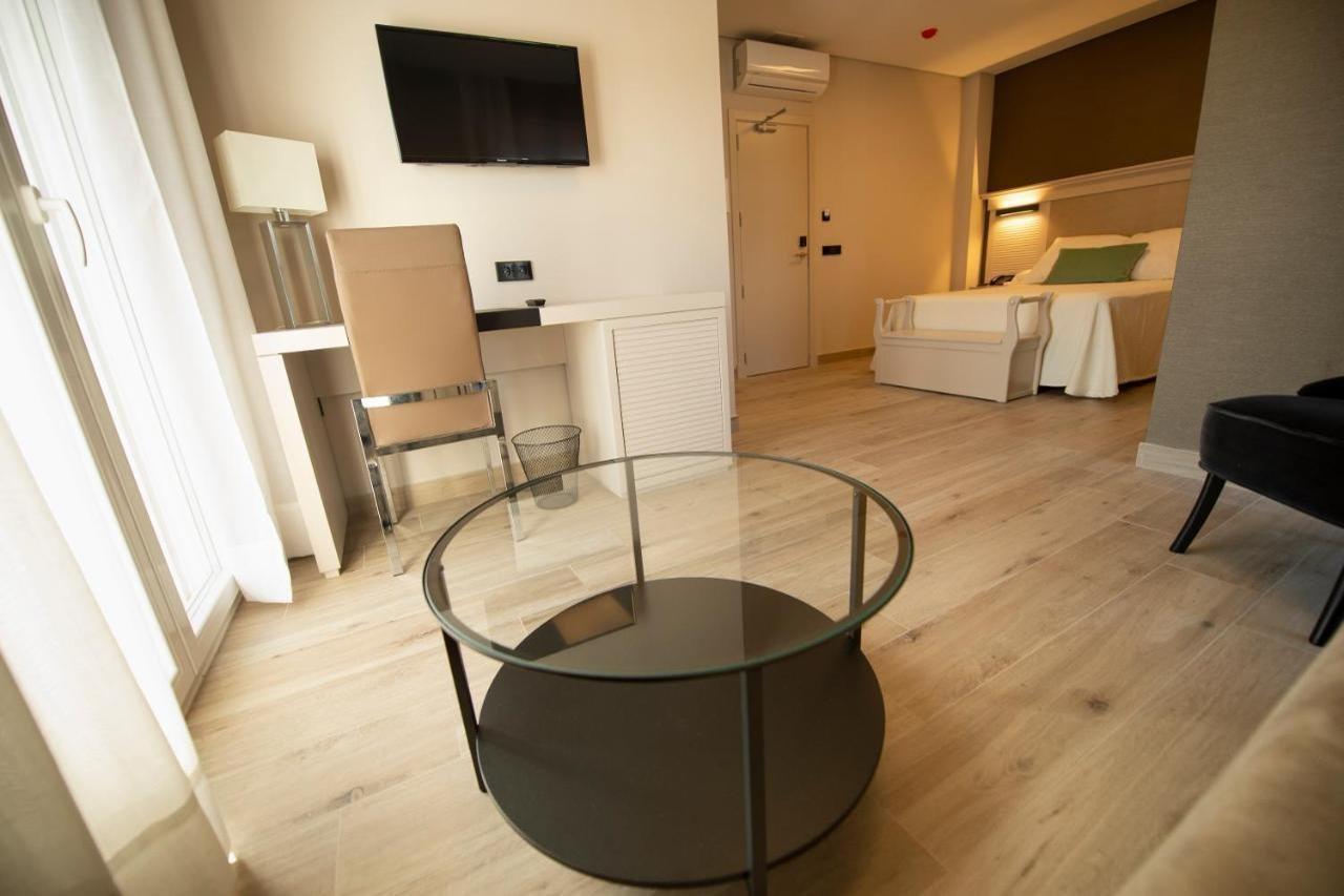 Hotel Diufain Conil De La Frontera Luaran gambar