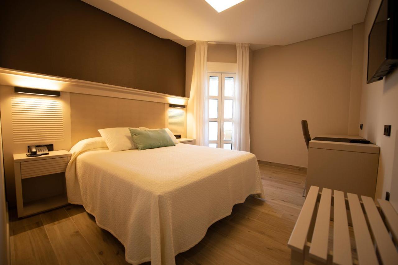 Hotel Diufain Conil De La Frontera Luaran gambar