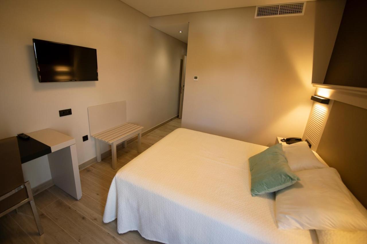 Hotel Diufain Conil De La Frontera Luaran gambar