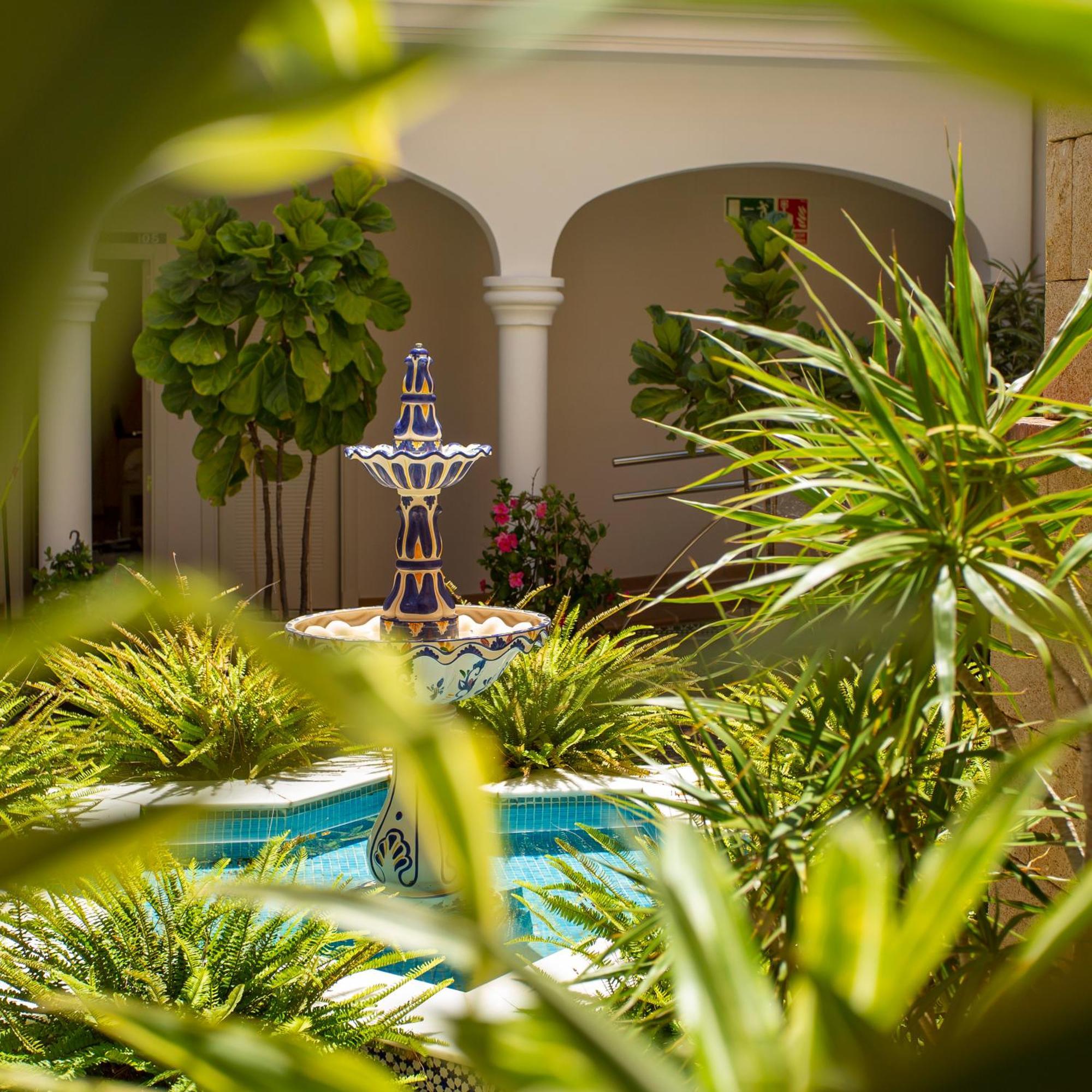 Hotel Diufain Conil De La Frontera Luaran gambar