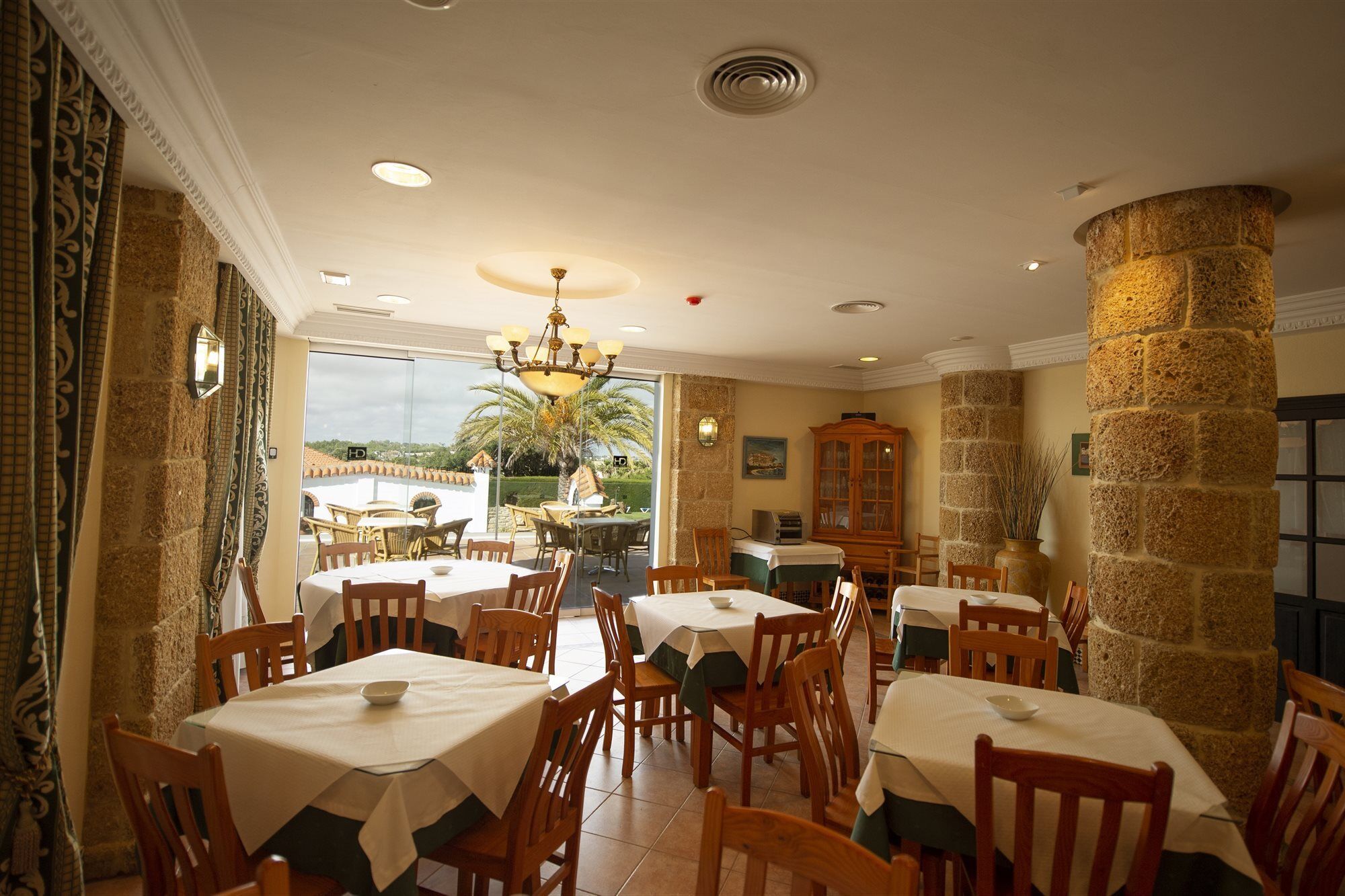 Hotel Diufain Conil De La Frontera Luaran gambar